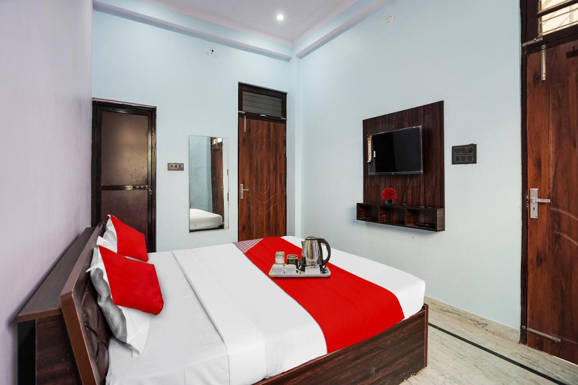 Hotel O Ayurma Inn Chinhat Екстериор снимка