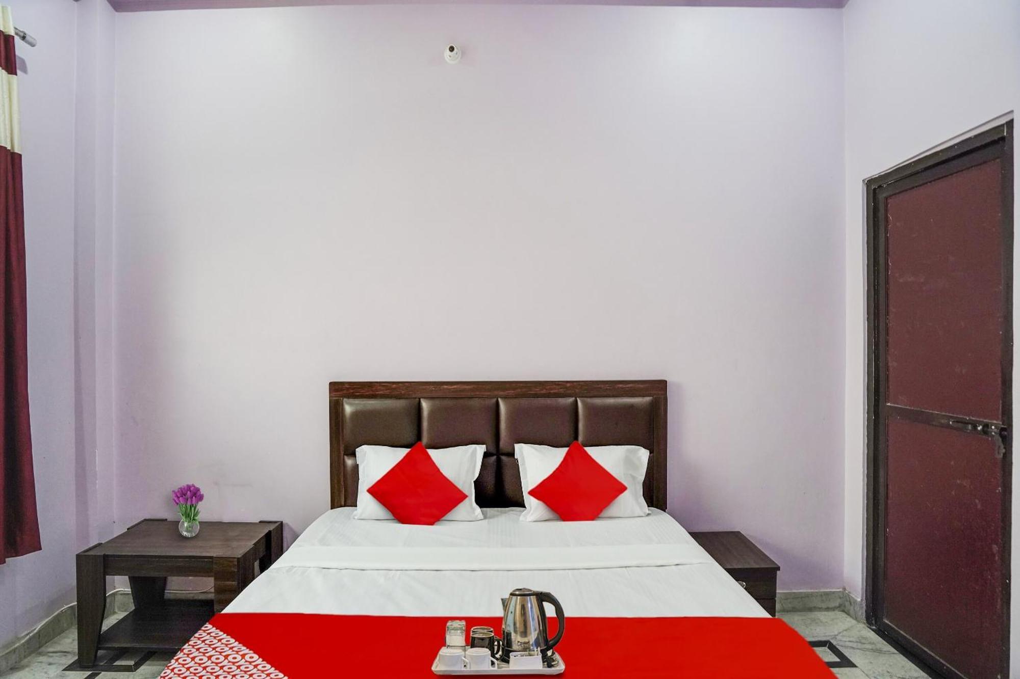 Hotel O Ayurma Inn Chinhat Екстериор снимка