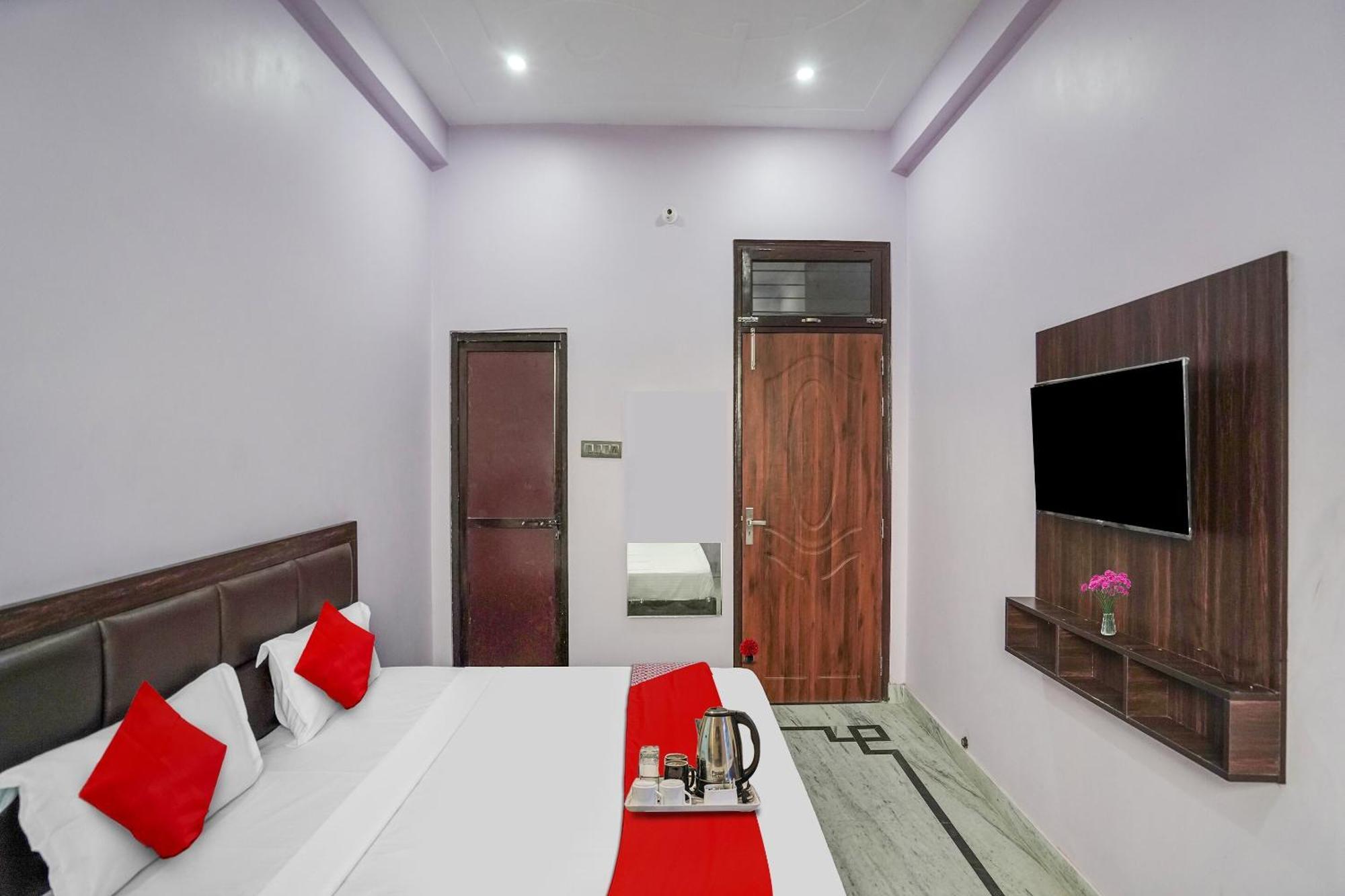 Hotel O Ayurma Inn Chinhat Екстериор снимка