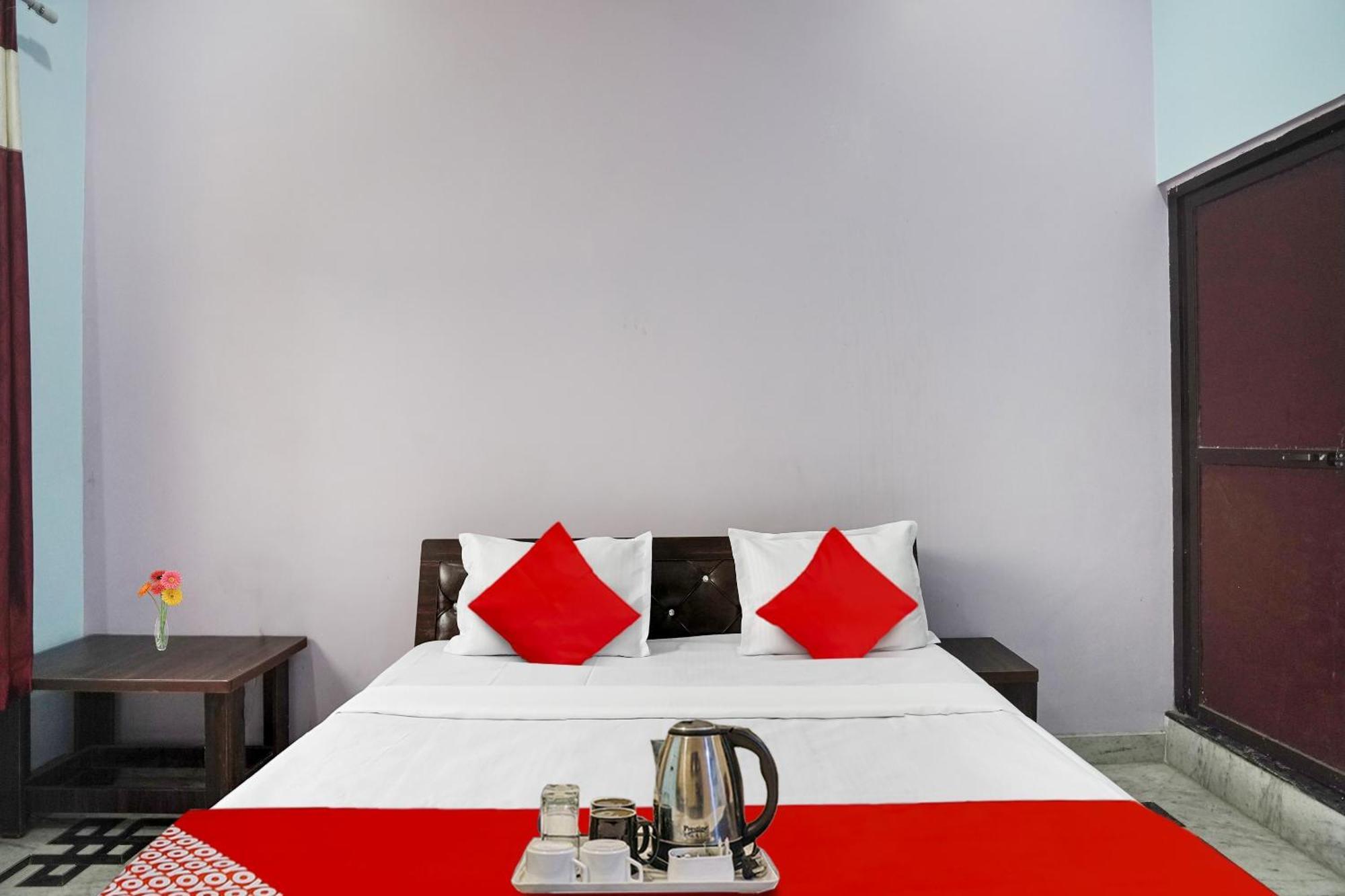 Hotel O Ayurma Inn Chinhat Екстериор снимка