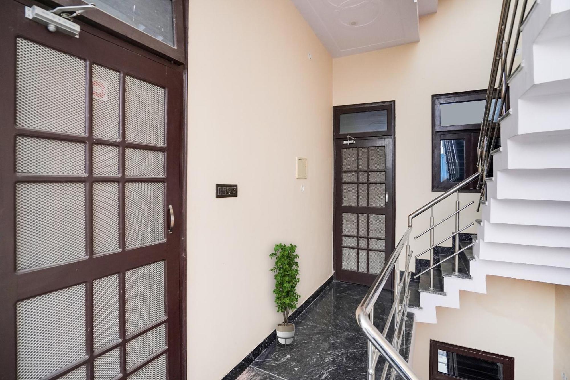 Hotel O Ayurma Inn Chinhat Екстериор снимка